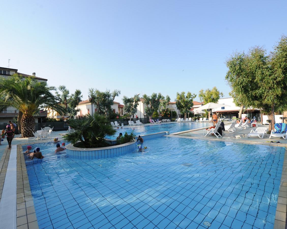 Camping & Village Eucaliptus ألبا أدرياتيكا المظهر الخارجي الصورة