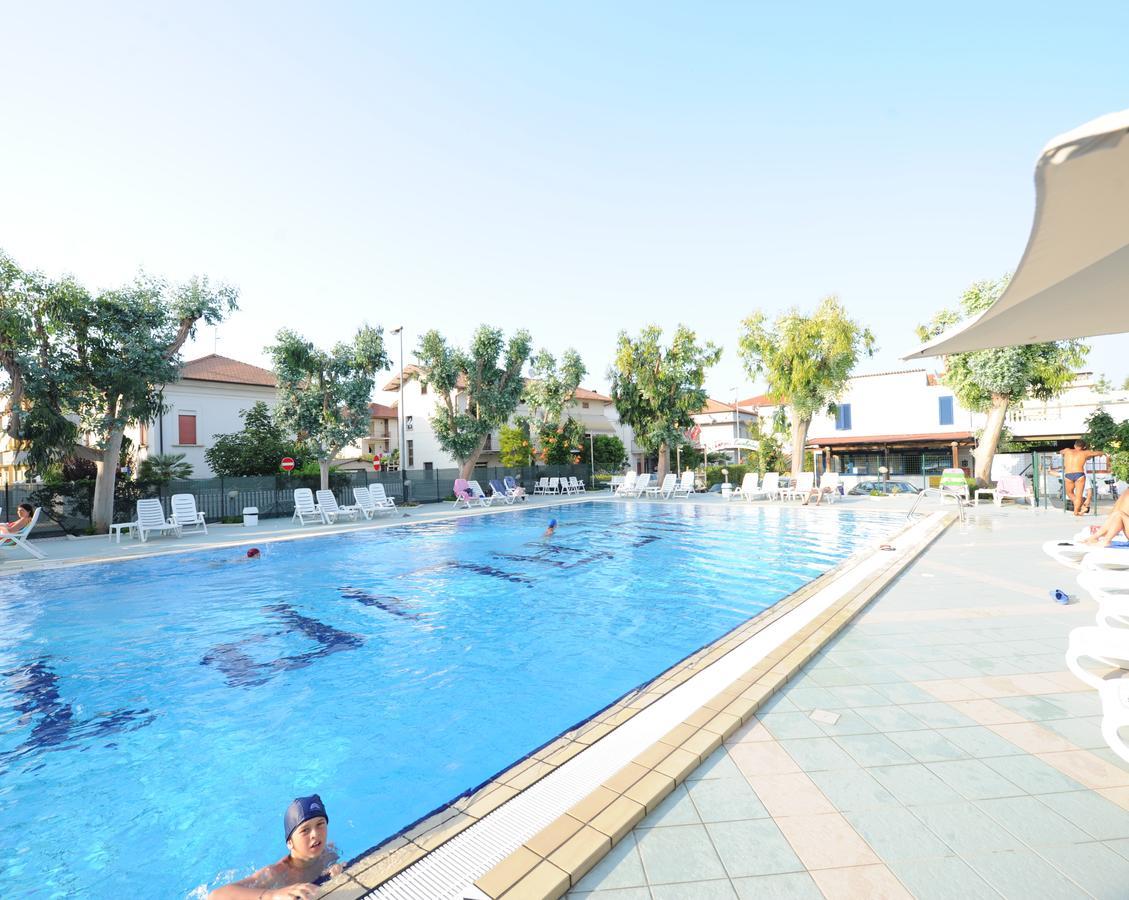 Camping & Village Eucaliptus ألبا أدرياتيكا المظهر الخارجي الصورة